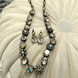 Mariana necklace and earring set